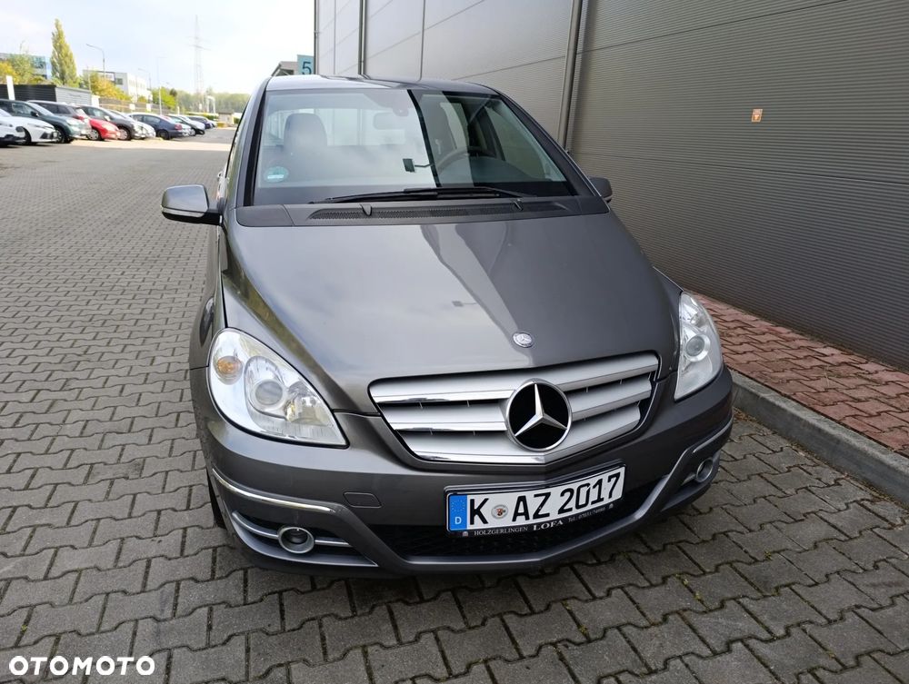 Mercedes-Benz B-Class 2010 photo 3