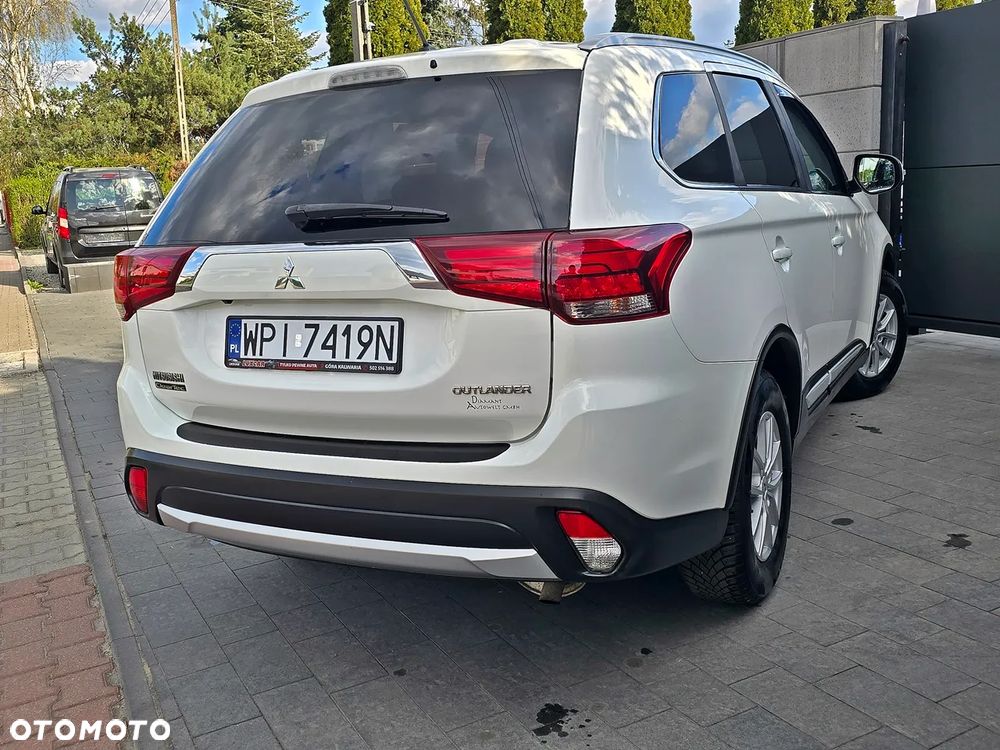 Mitsubishi Outlander 2.0 2WD Invite - 11