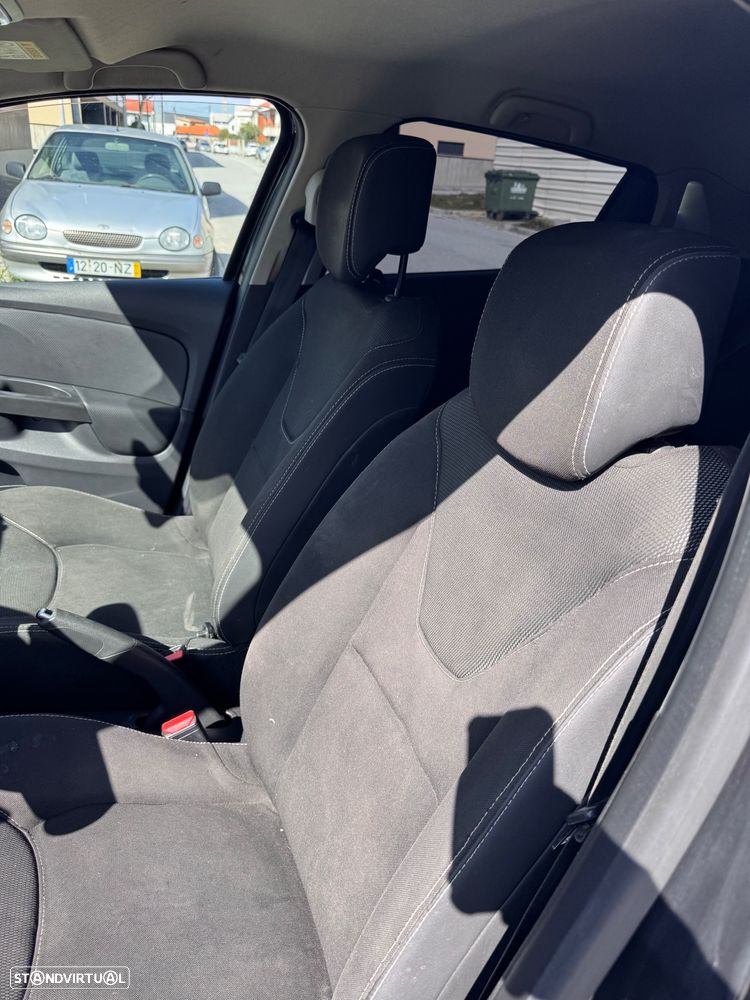 Renault Clio Energy dCi 90 Start & Stop Experience - 12