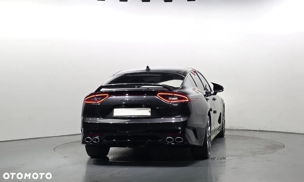 Kia Stinger - 5