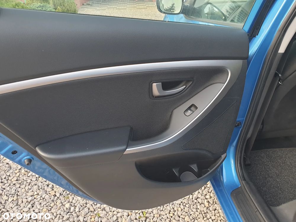 Hyundai i30 blue Kombi 1.4 Classic Navigation - 13
