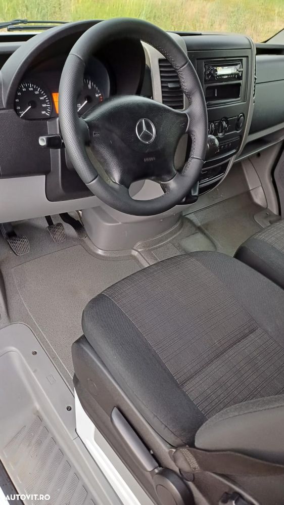 Mercedes-Benz Sprinter - 12