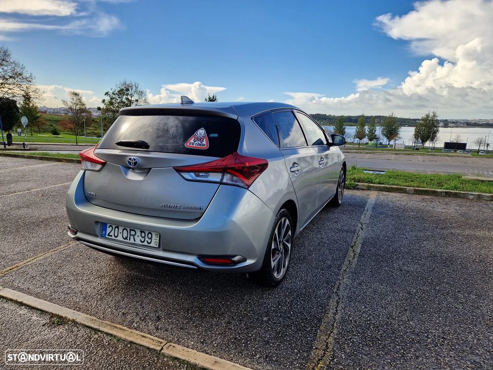 Toyota Auris 1.8 HSD Comfort +P.Sport+Navi - 4