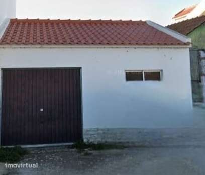 Garagem Espetacular com Potencial de Transformação em Escaroupim: Crie - Grande imagem: 5/7