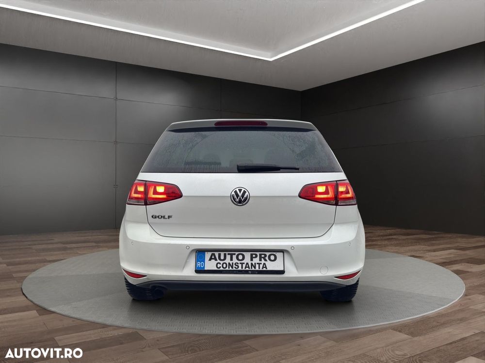 Volkswagen Golf - 17