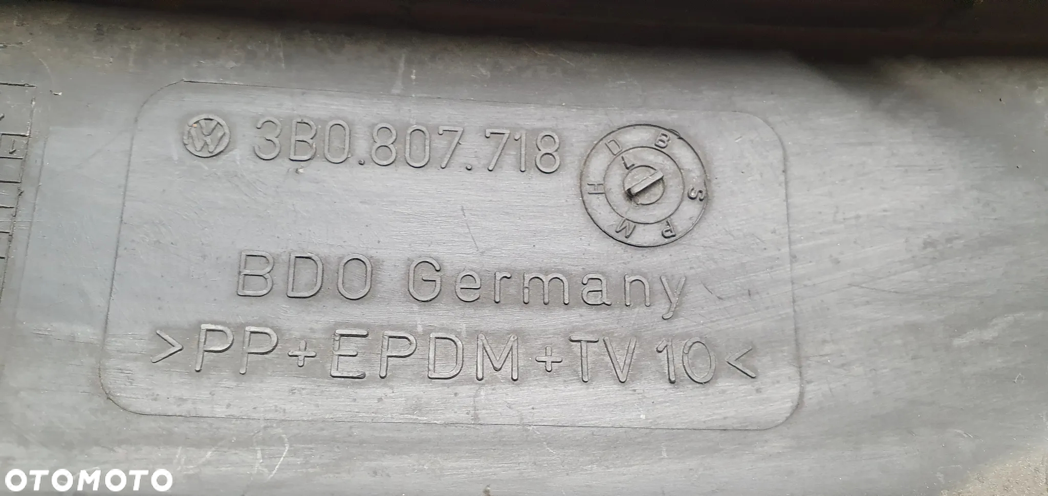Listwa zderzaka prawy przód przednia prawa VW Passat B5 3B0807718 - 7