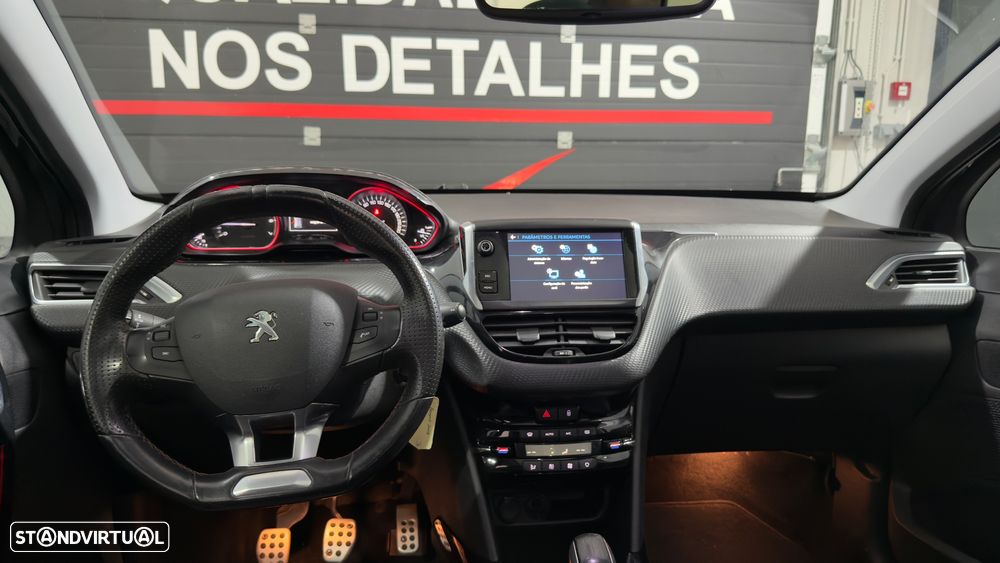 Peugeot 2008 1.2 PureTech GT Line - 16