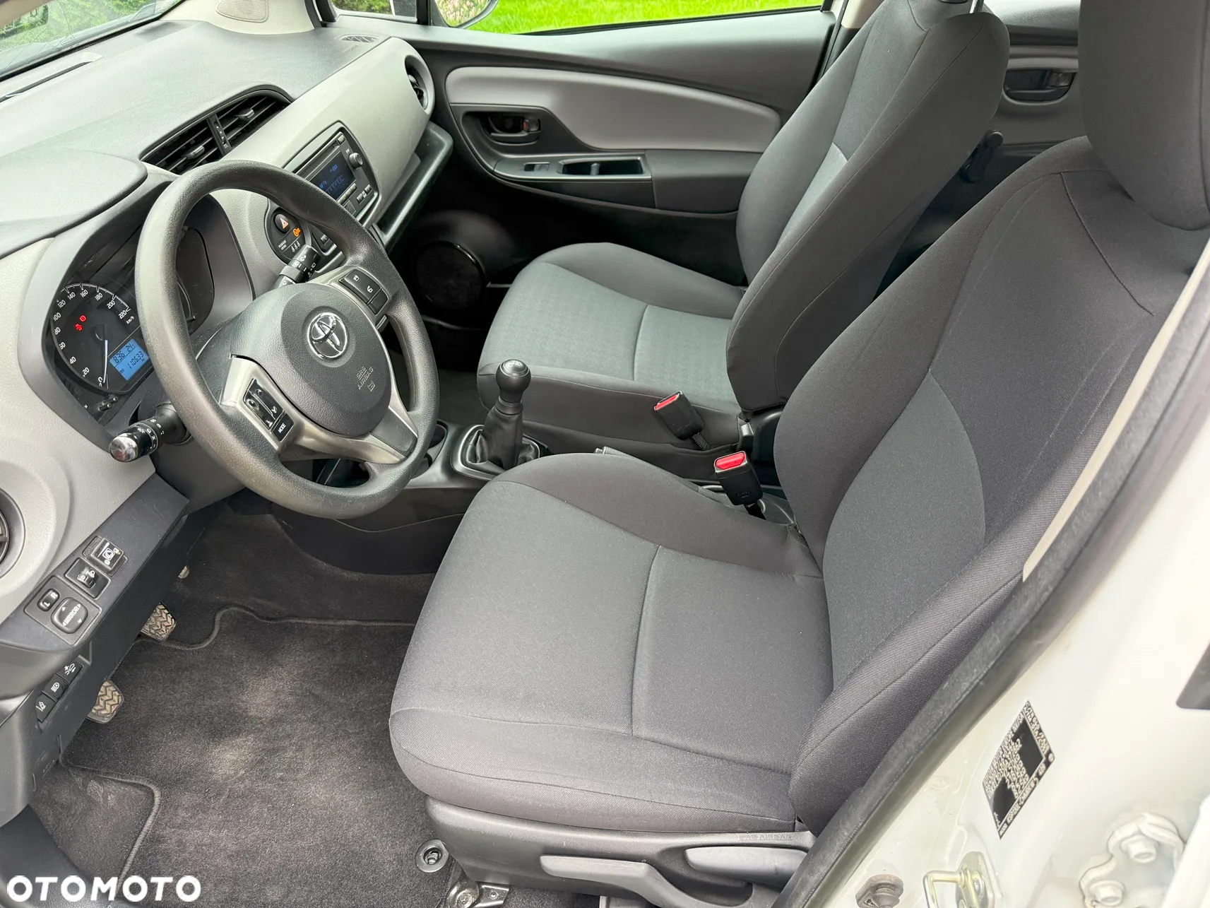 Toyota Yaris - 10