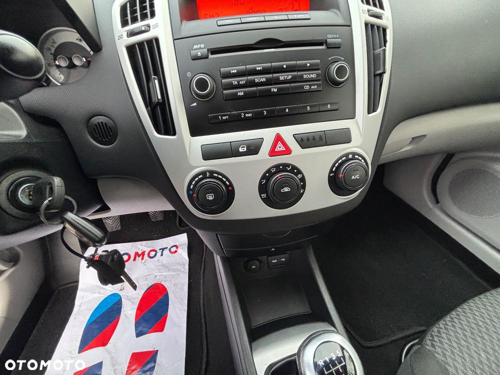 Kia Ceed 2.0 CVVT Spirit - 16