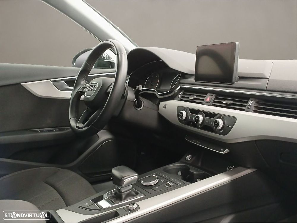 Audi A4 Avant 35 TDI S tronic - 12