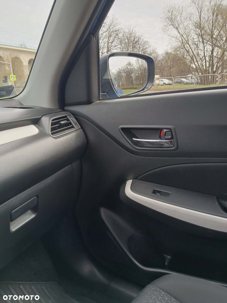 Suzuki Swift 1.2 Dualjet SHVS Premium Plus - 12