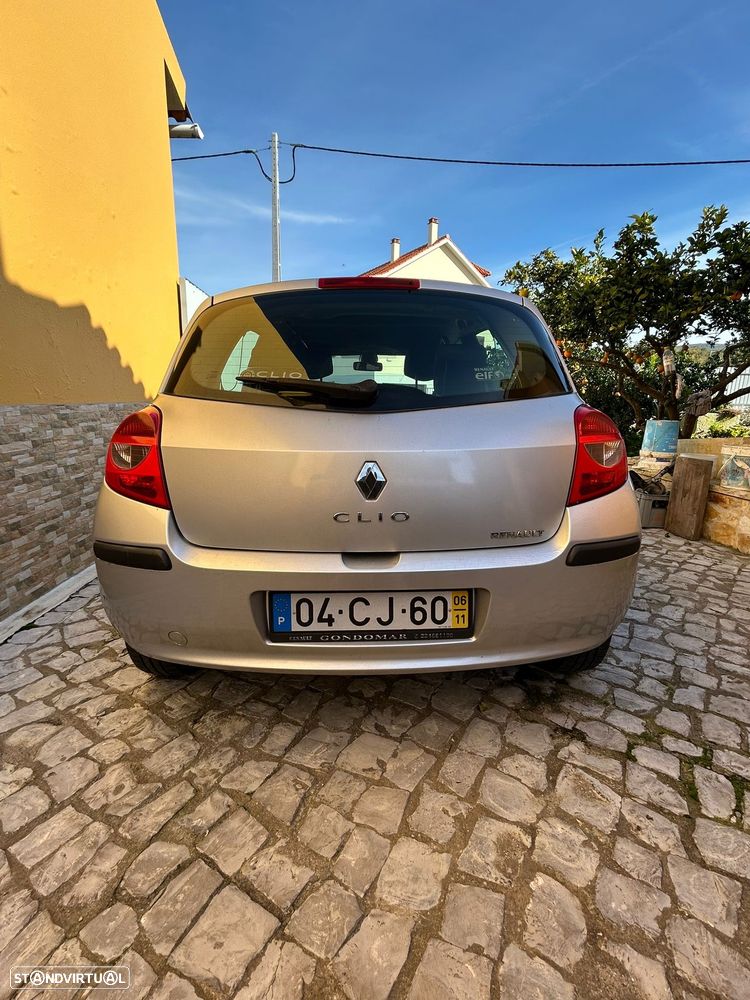 Renault Clio 1.2 16V Confort - 3
