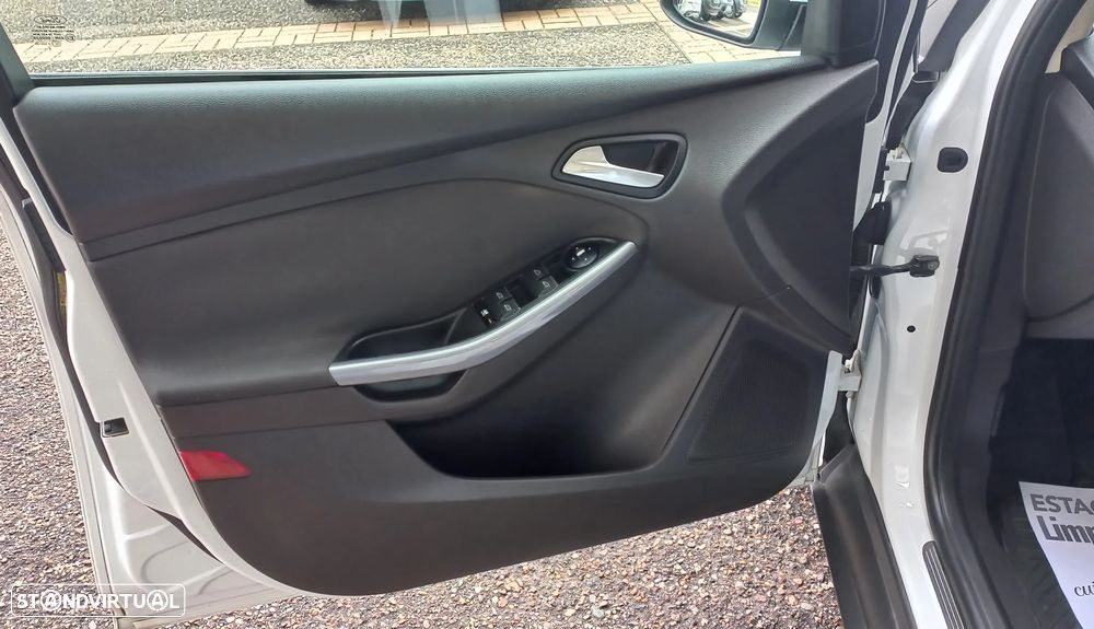 Ford Focus SW 1.6 TDCi Titanium - 21