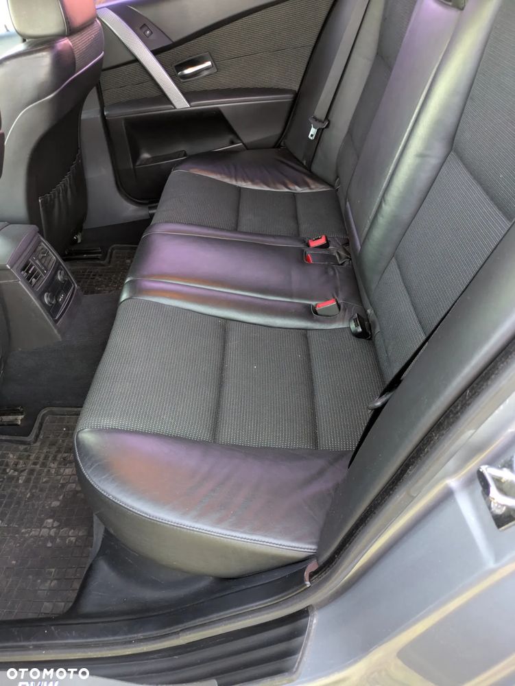 BMW Seria 5 525i - 11