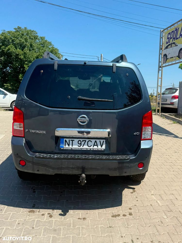 Nissan Pathfinder - 8