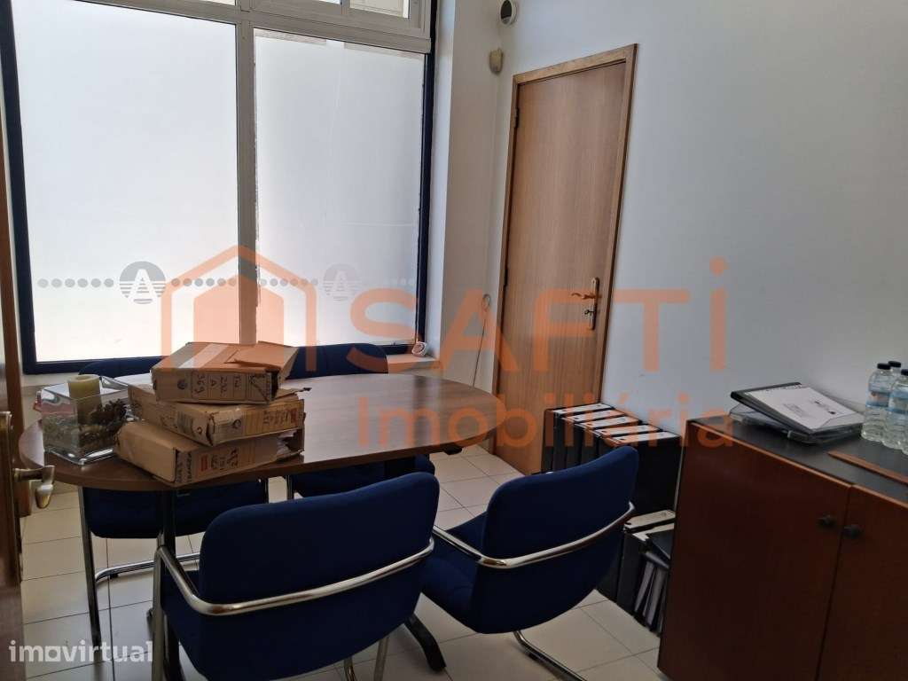 Vende-se Loja + Garagem + Arrecadação em Torres Novas - Grande imagem: 5/11