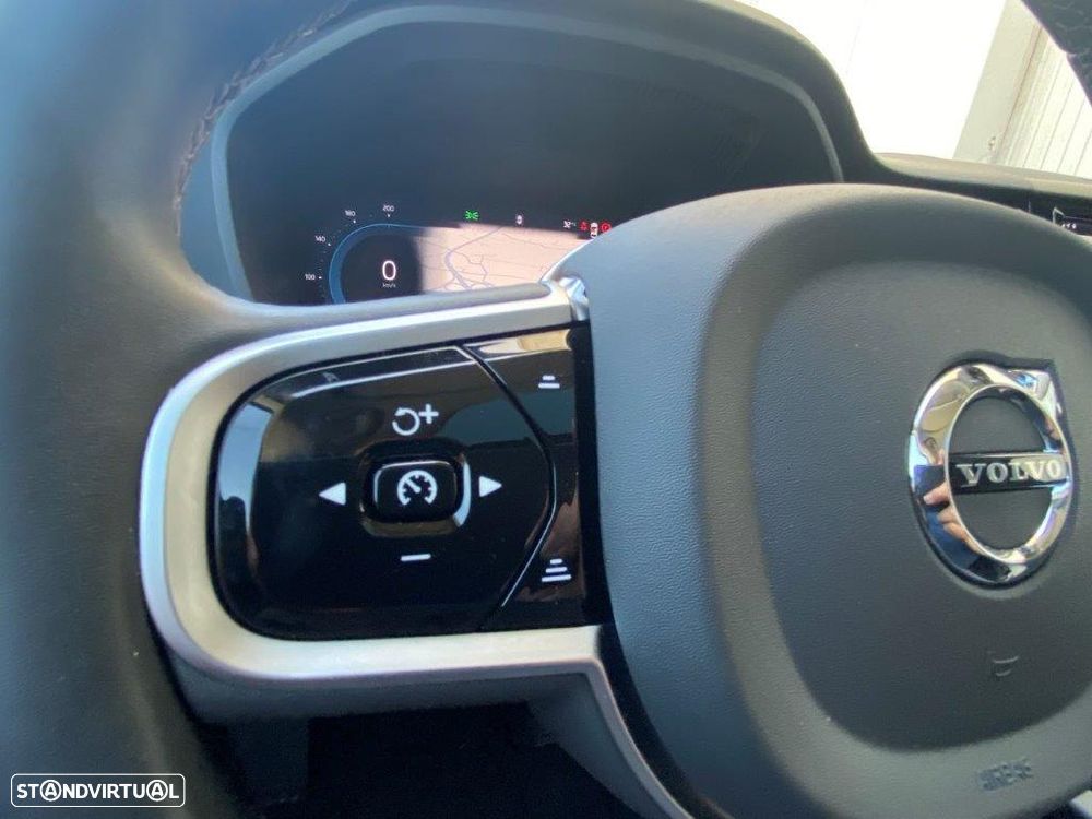 Volvo XC 60 2.0 T6 PHEV Plus Dark AWD - 26