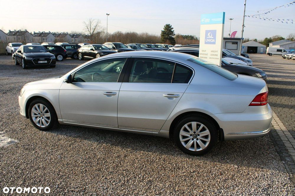 Volkswagen Passat - 10
