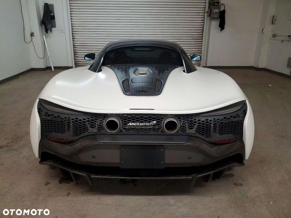 McLaren Artura - 3