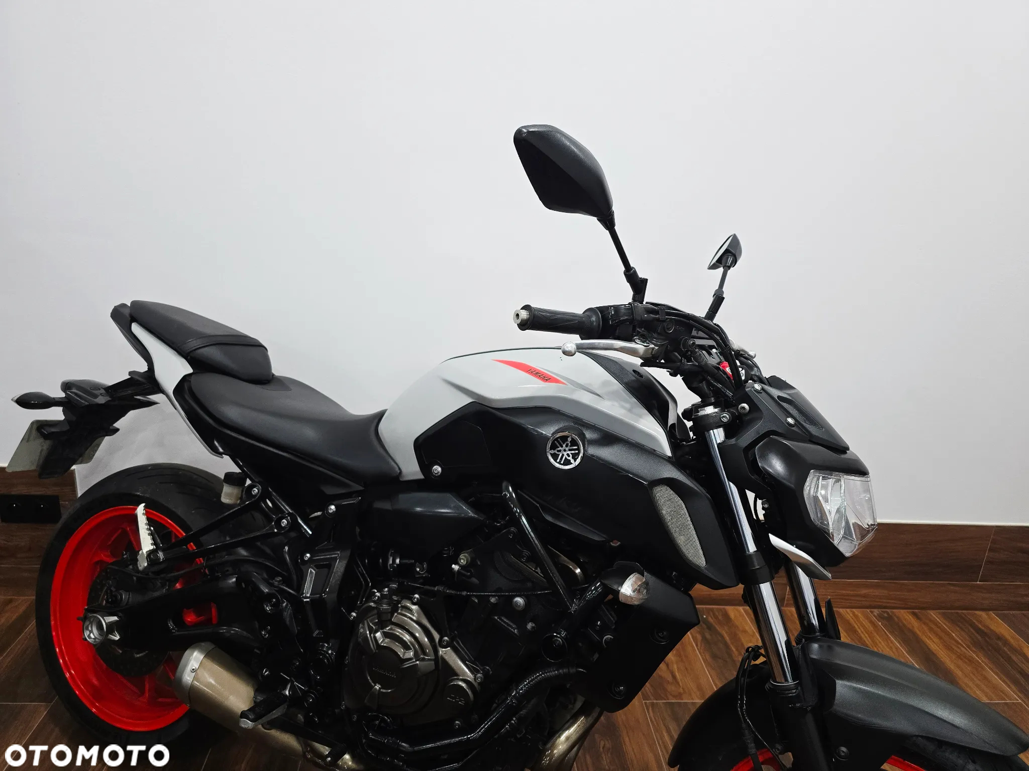 Yamaha MT - 24