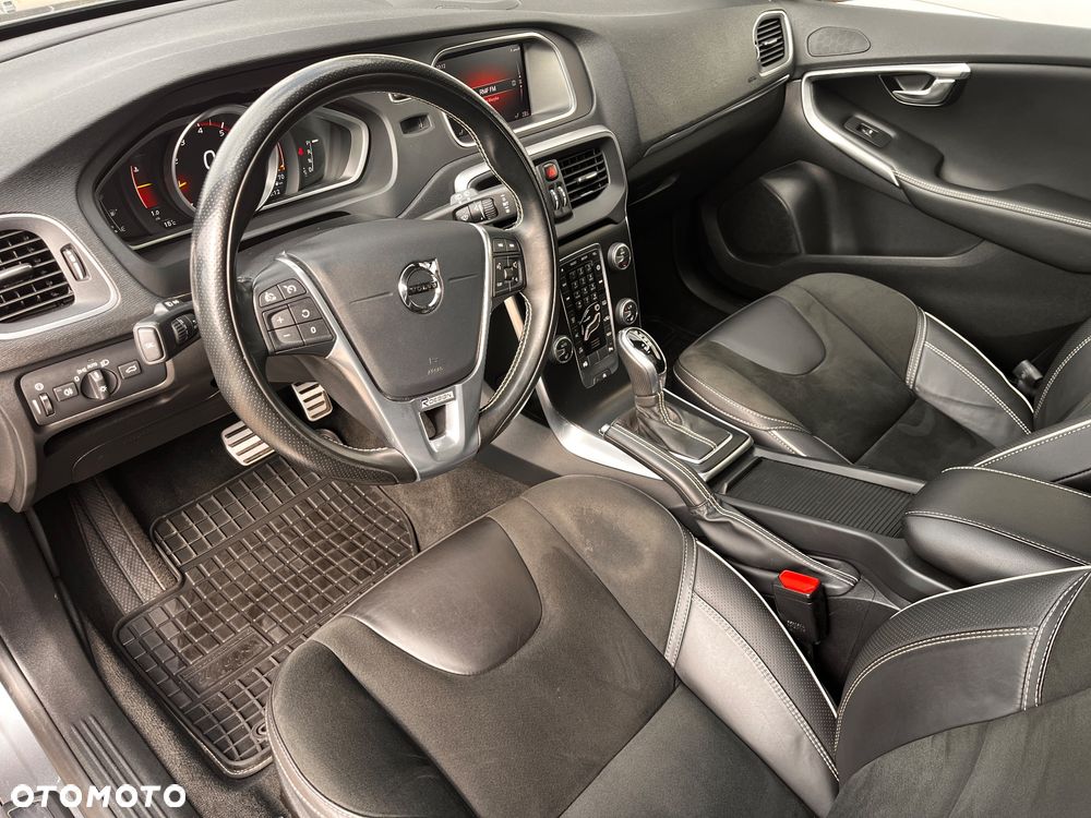 Volvo V40 T3 Geartronic RDesign - 27