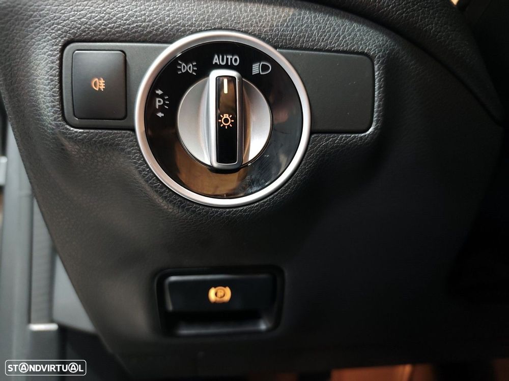 Mercedes-Benz CLA 180 CDI Urban - 21