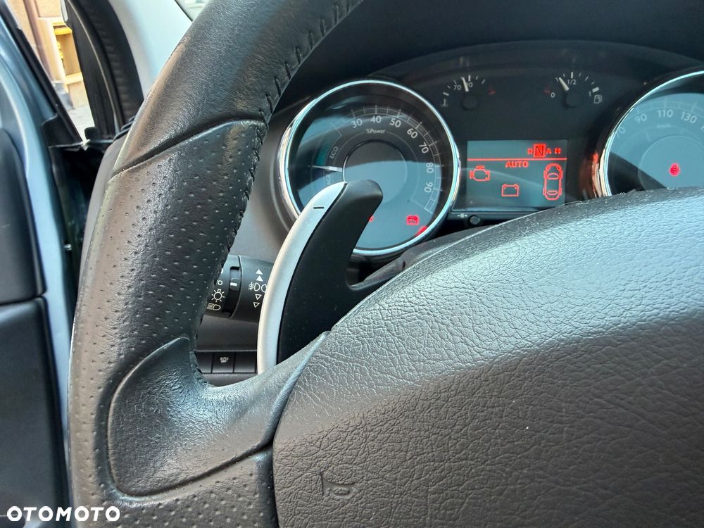 Peugeot 3008 Hybrid4 - 28