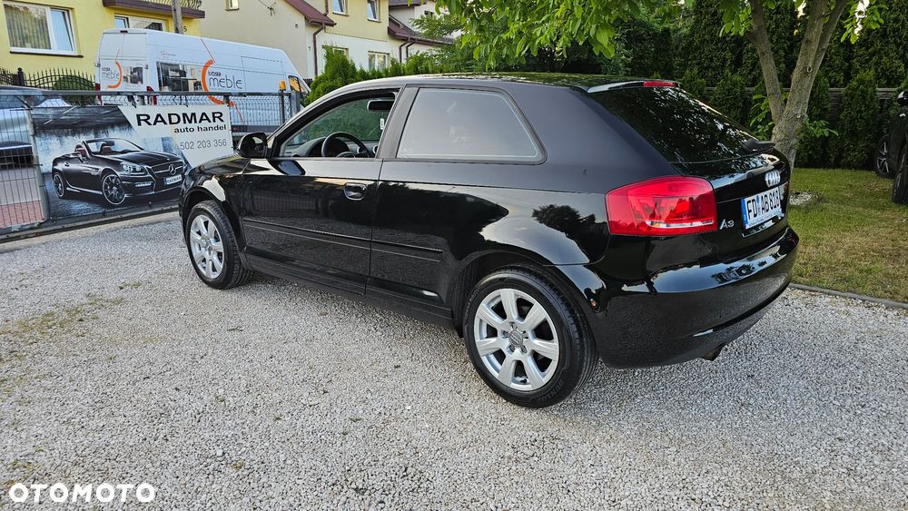 Audi A3 Sportback 1.6 Ambiente - 27