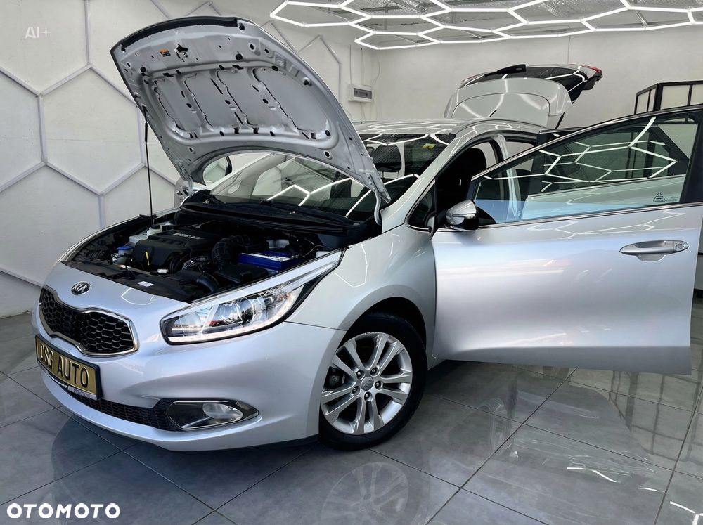 Kia Ceed - 27