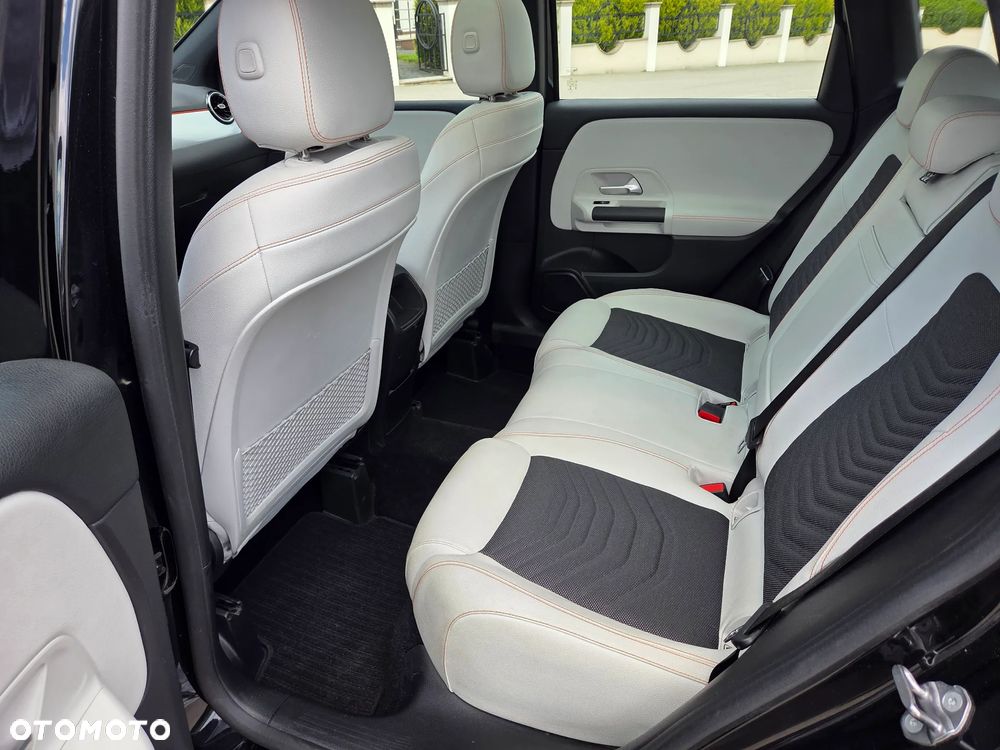 Mercedes-Benz Klasa B 220 d AMG Line 8G-DCT - 10