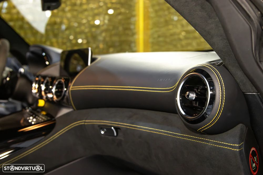 Mercedes-Benz AMG GT R - 39