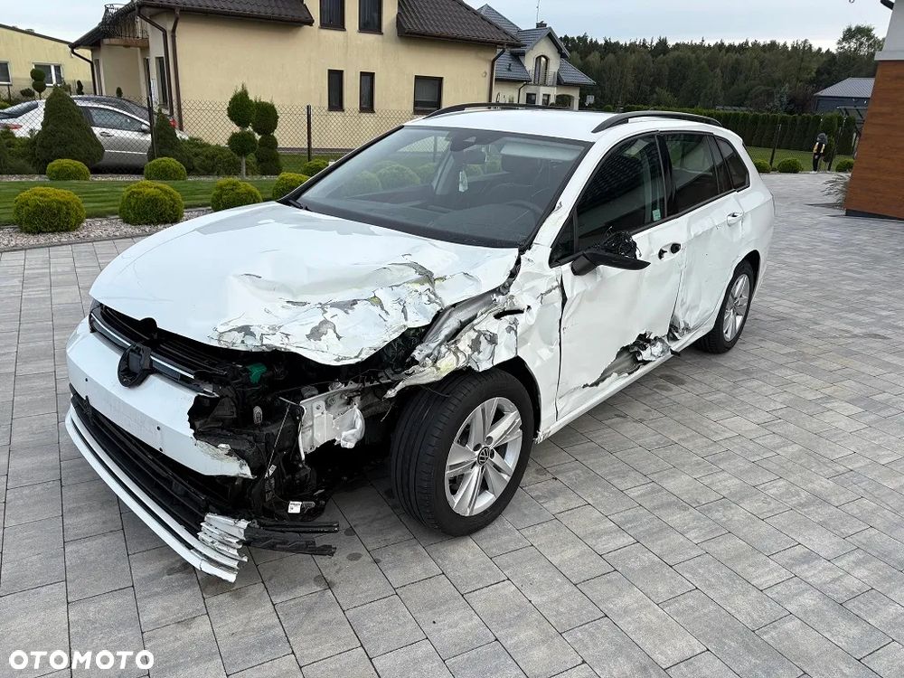 Volkswagen Golf VIII 2.0 TDI Life - 1