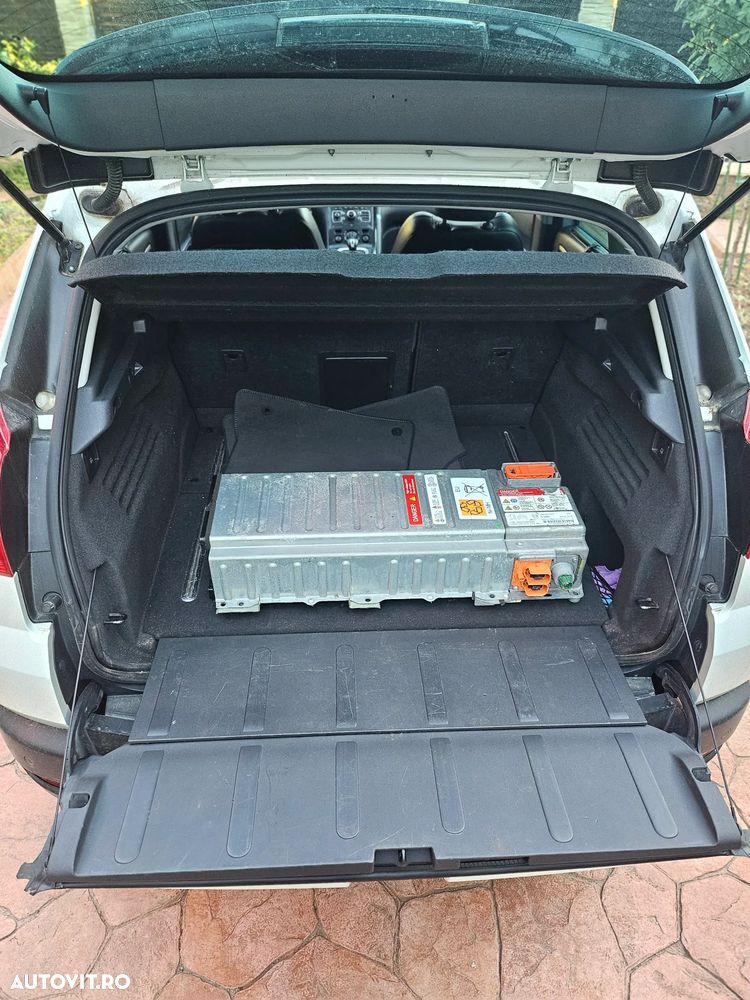 Peugeot 3008 HYbrid4 - 11