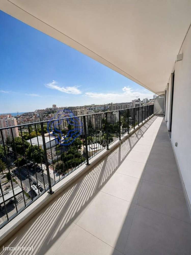 Penthouse T3 Exclusiva | Último Piso | Vista Panorâmica Permanente sob - Grande imagem: 4/38