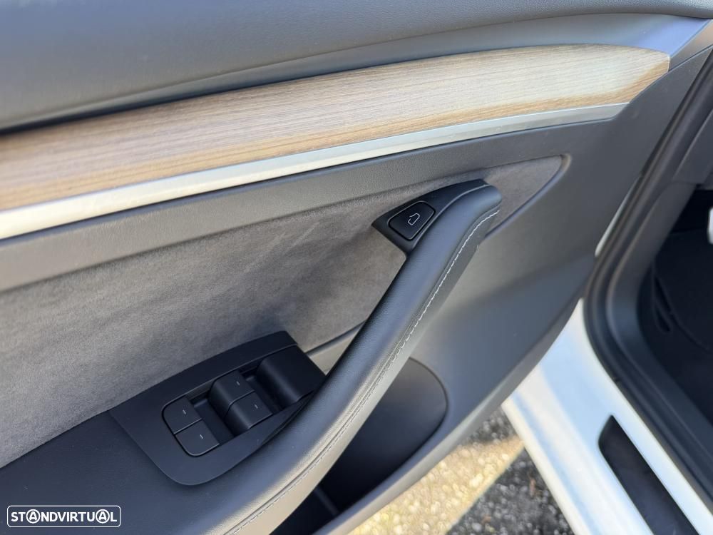 Tesla Model 3 Performance Dual Motor AWD - 18