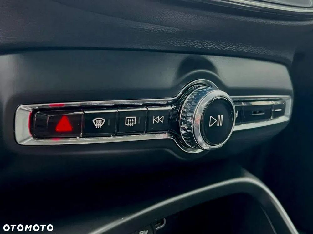 Volvo XC 40 - 25