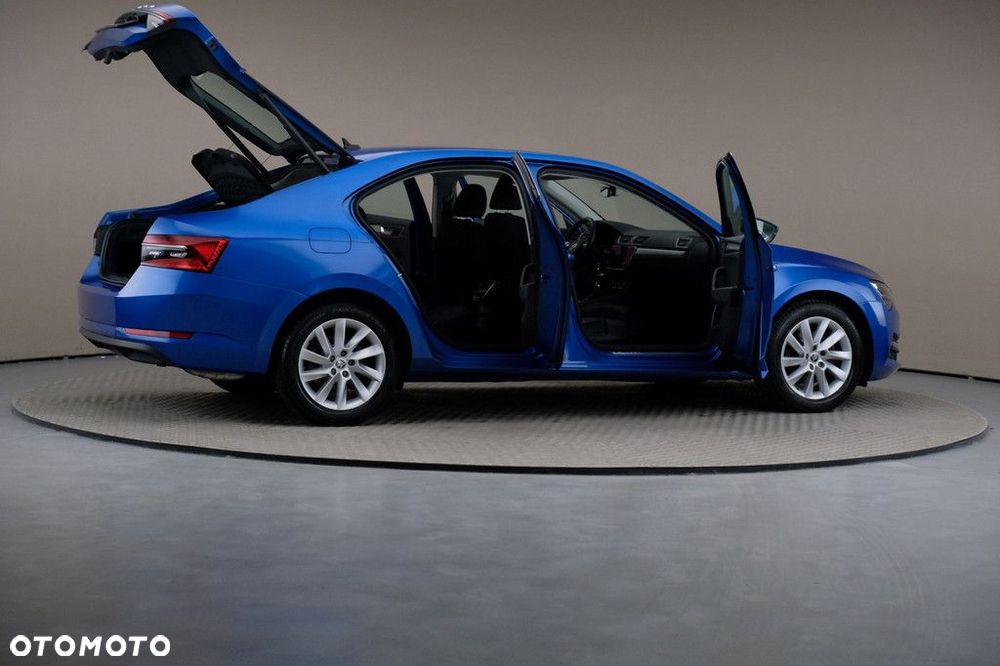 Skoda Superb 2.0 TSI Ambition DSG - 6