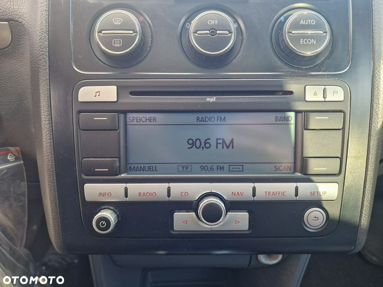 Volkswagen Touran 2.0 TDI DPF BlueMotion Technology DSG Life - 17