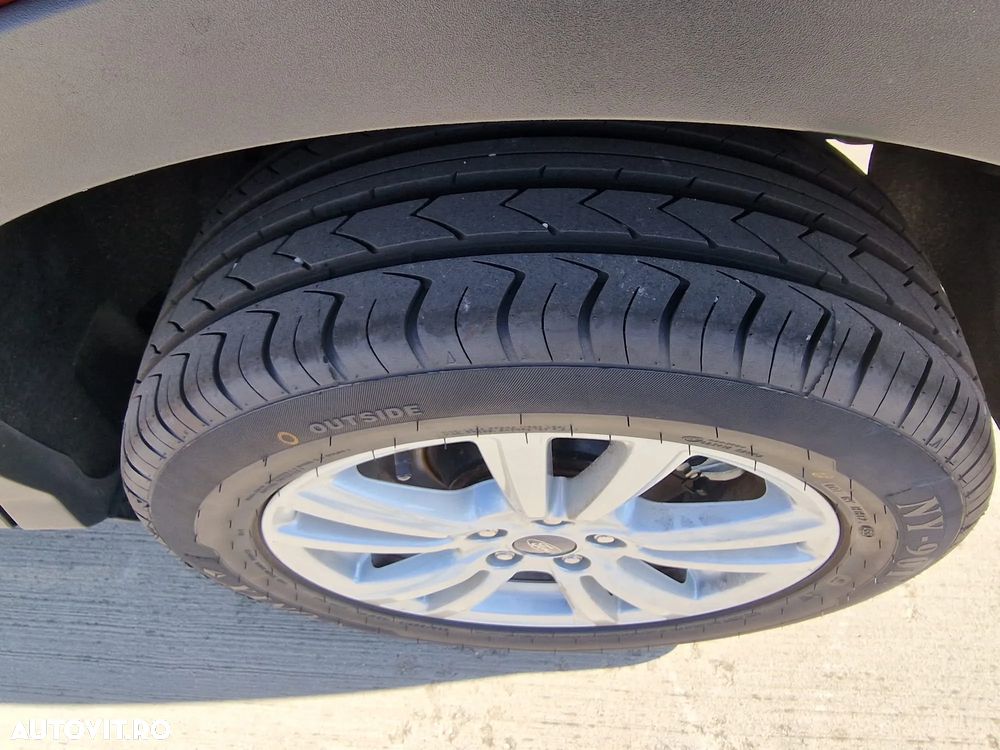 Ford Kuga - 16