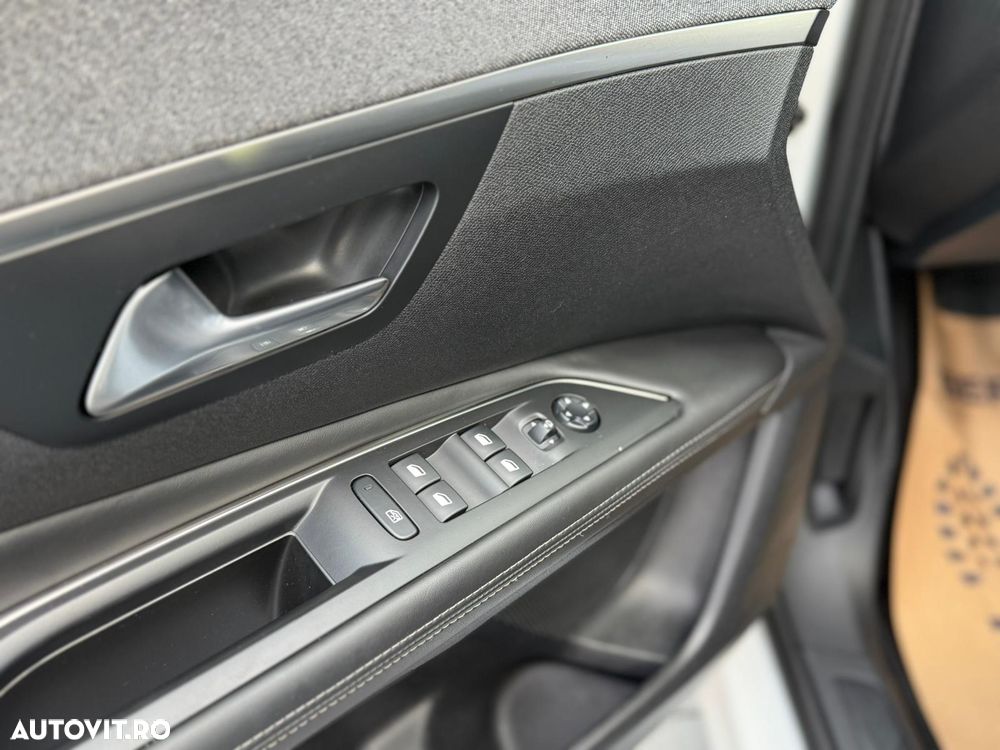 Peugeot 3008 PureTech 130 Stop & Start GPF Allure Pack - 30