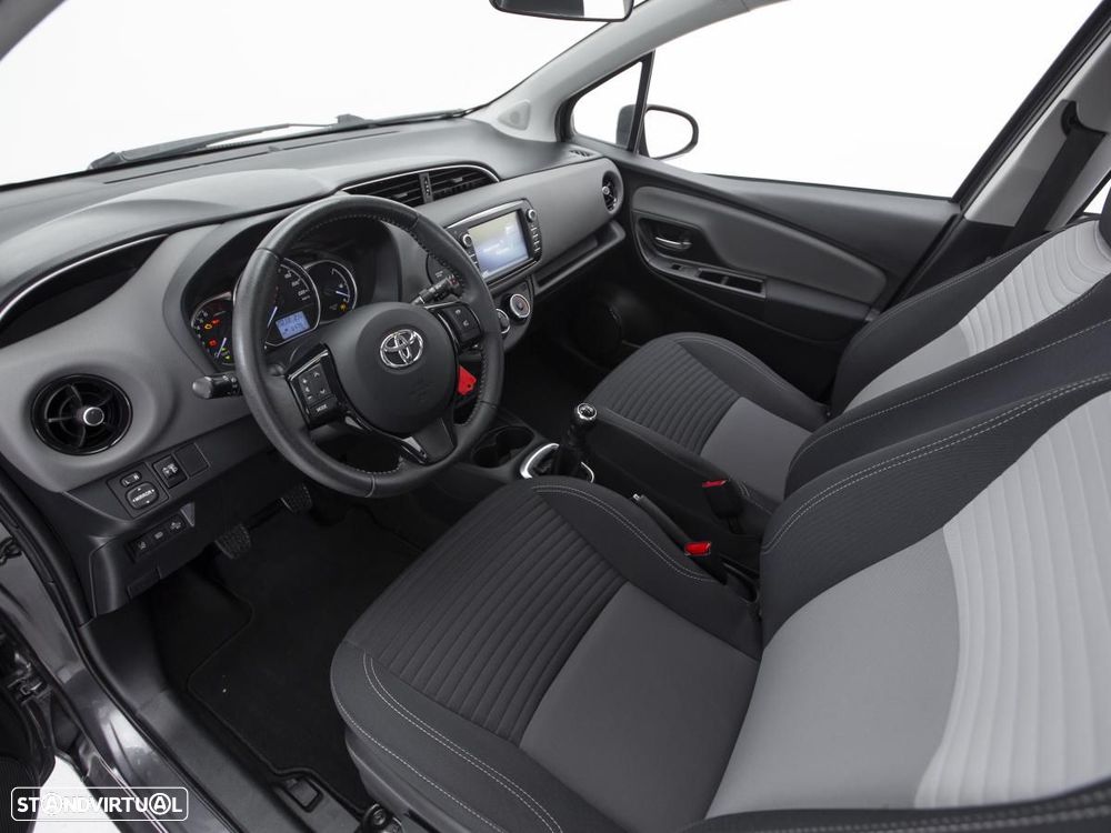 Toyota Yaris 1.0 VVT-i Comfort — fotografia 7