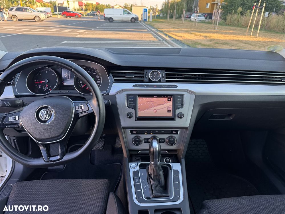 Volkswagen Passat 1.6 TDI SCR DSG - 20