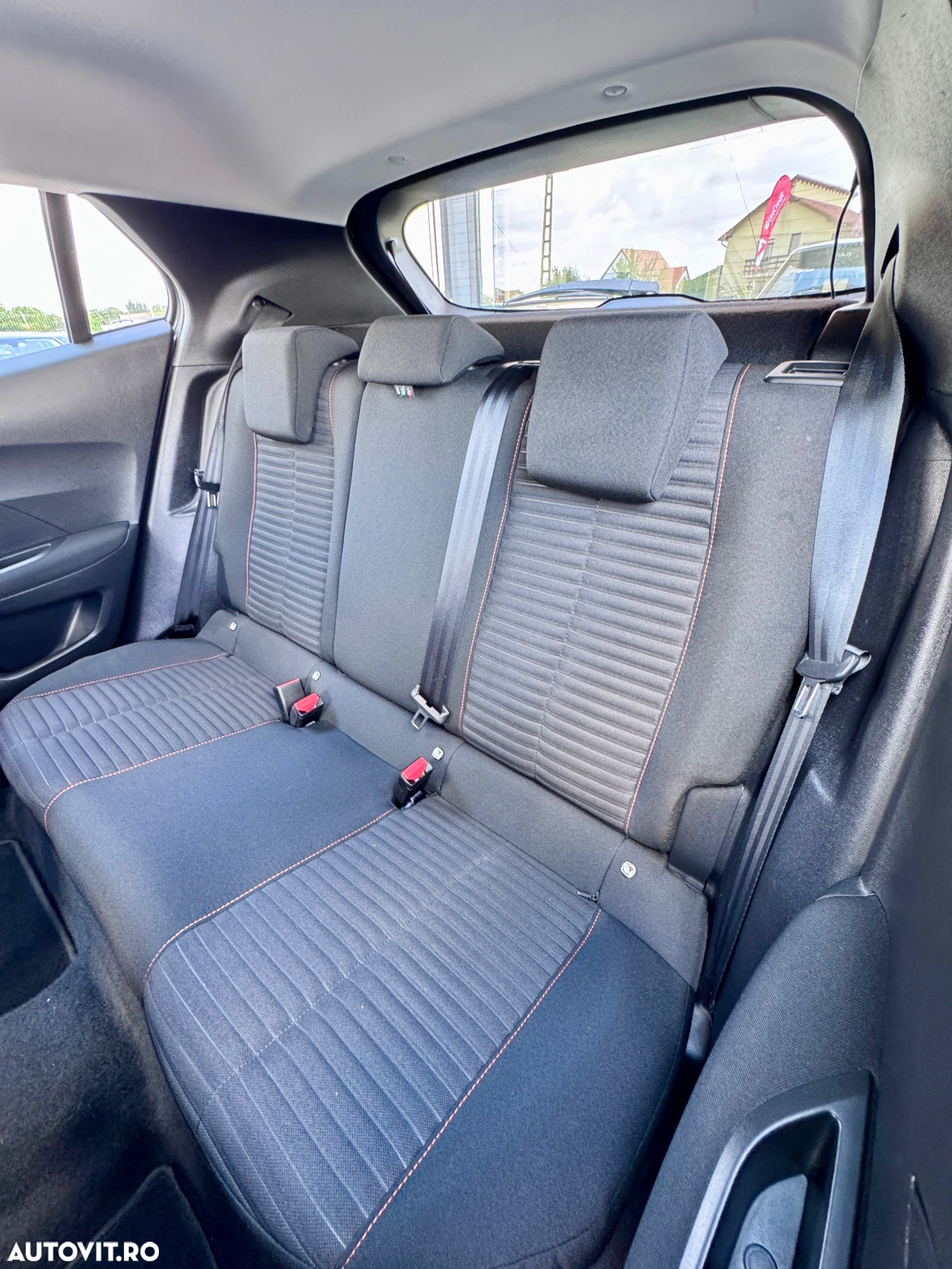 Peugeot 2008 1.2 L PureTech STT EAT8 Active - 10