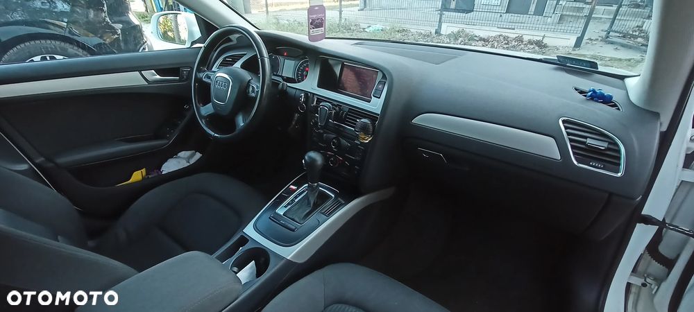Audi A4 Avant 2.0 TDI DPF multitronic Ambiente - 11