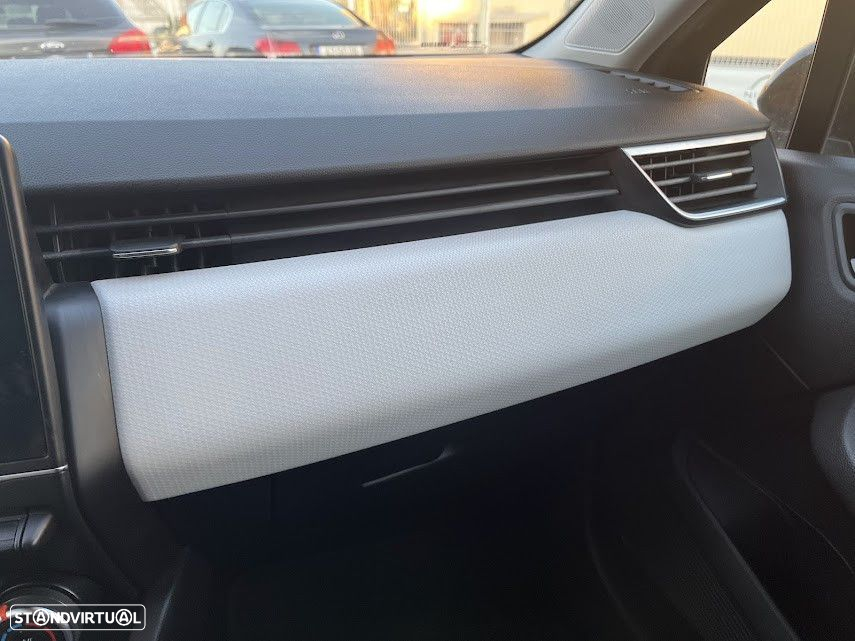 Renault Clio 1.0 TCe Limited - 26