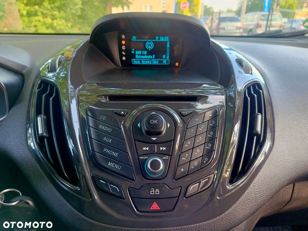 Ford Tourneo Courier 1.0 EcoBoost Titanium - 29