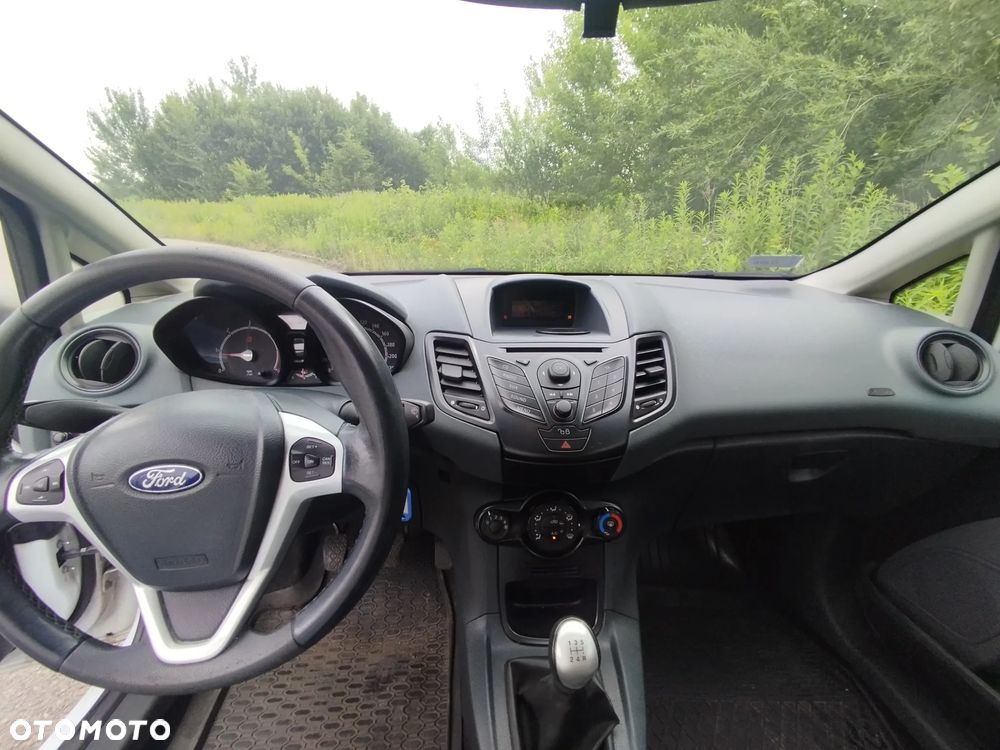 Ford Fiesta VAN - 13
