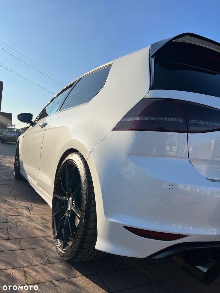 Volkswagen Golf - 22