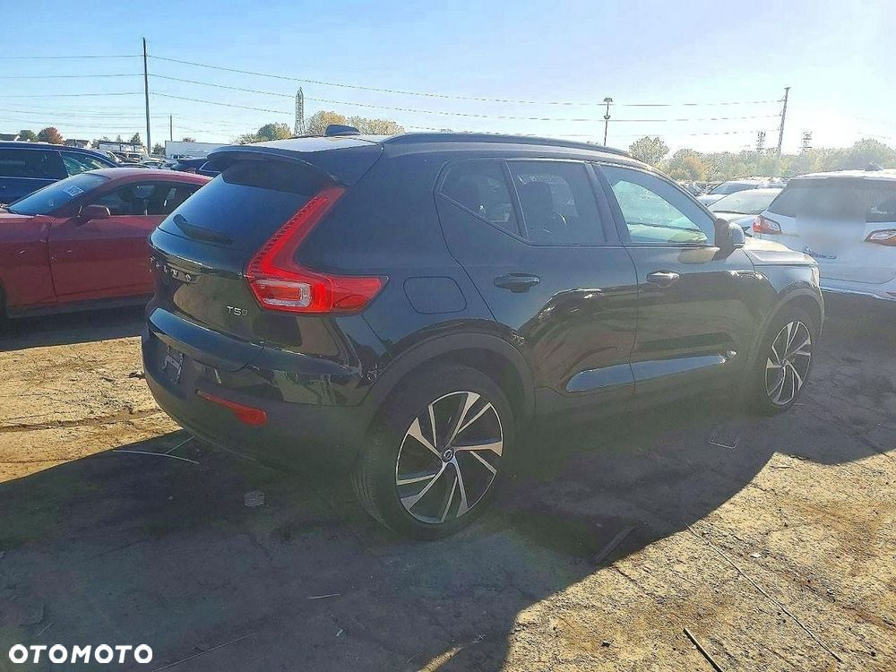 Volvo XC 40 - 3