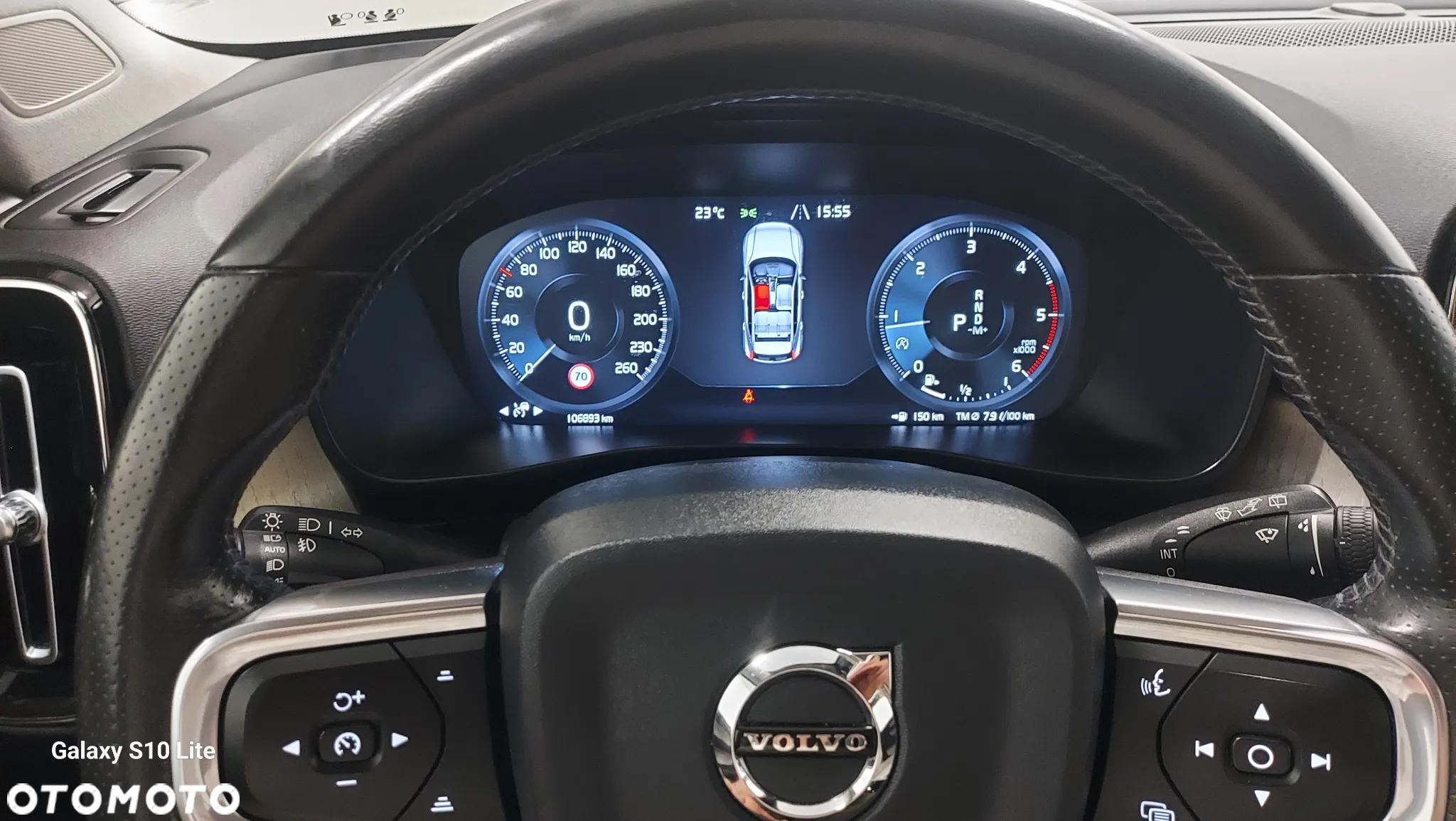 Volvo XC 40 D4 AWD Geartronic R-Design - 25